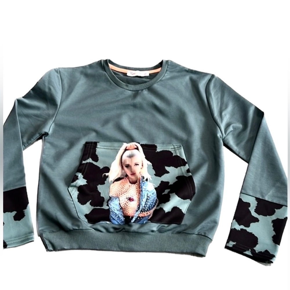 🟢 BUNDLE SALE 2 for $20 - NWOT Girls Sweatshirt